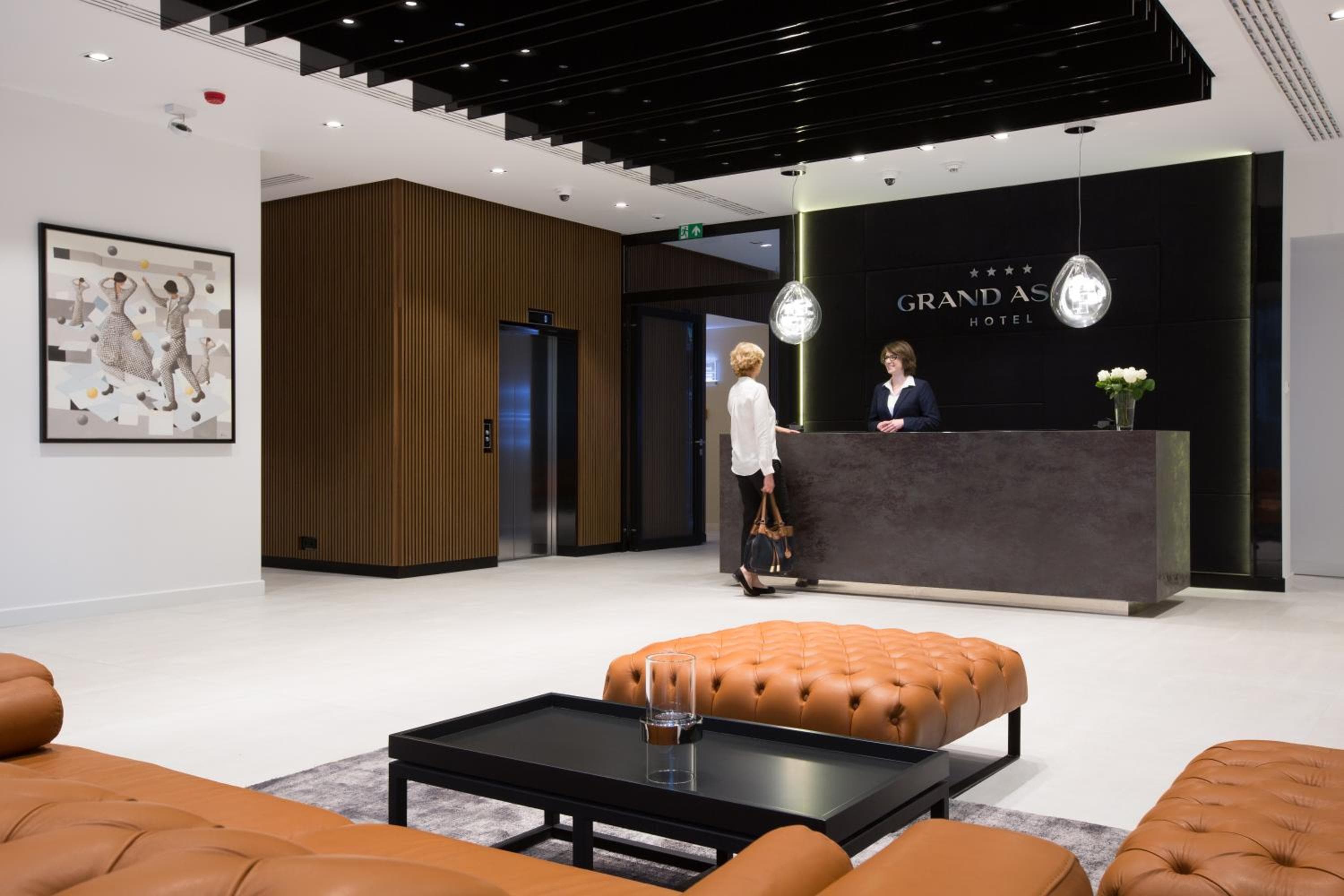 Grand Ascot Hotel