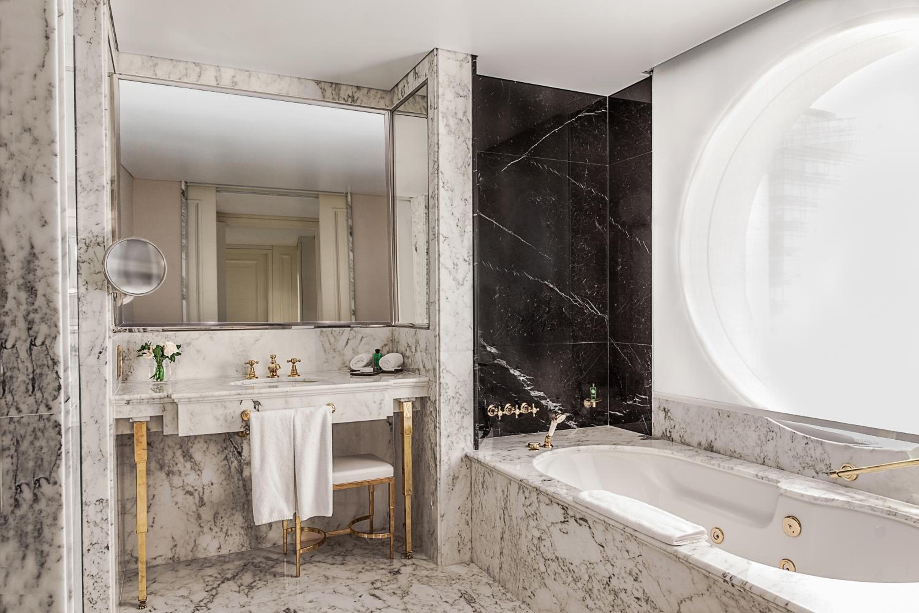 Alvear Icon Hotel