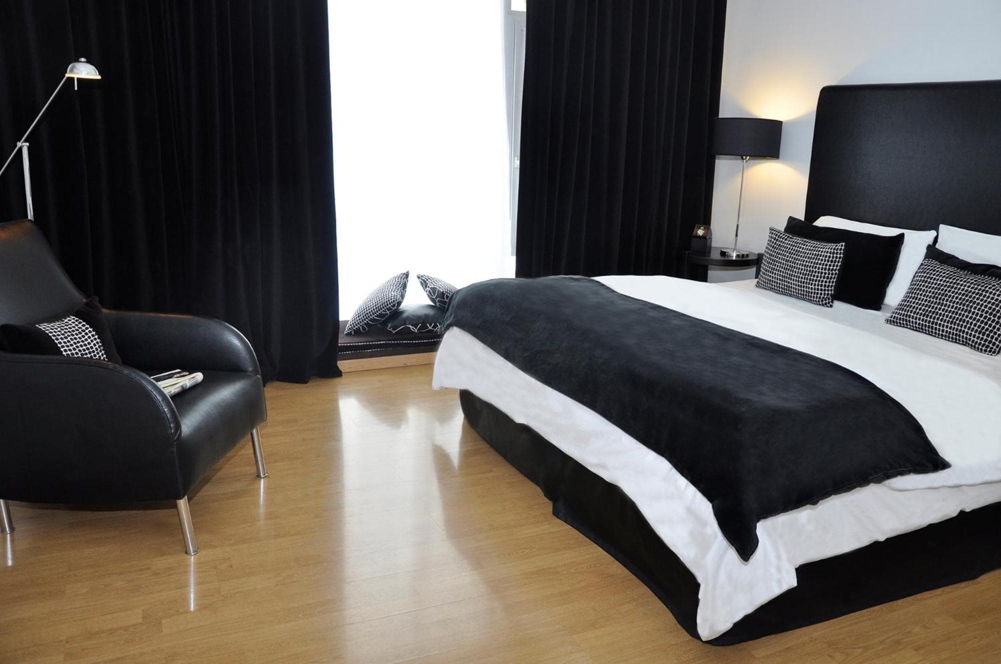 Broadway Hotel & Suites