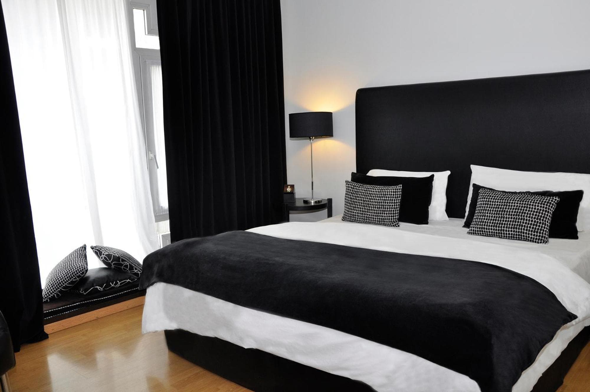 Broadway Hotel & Suites