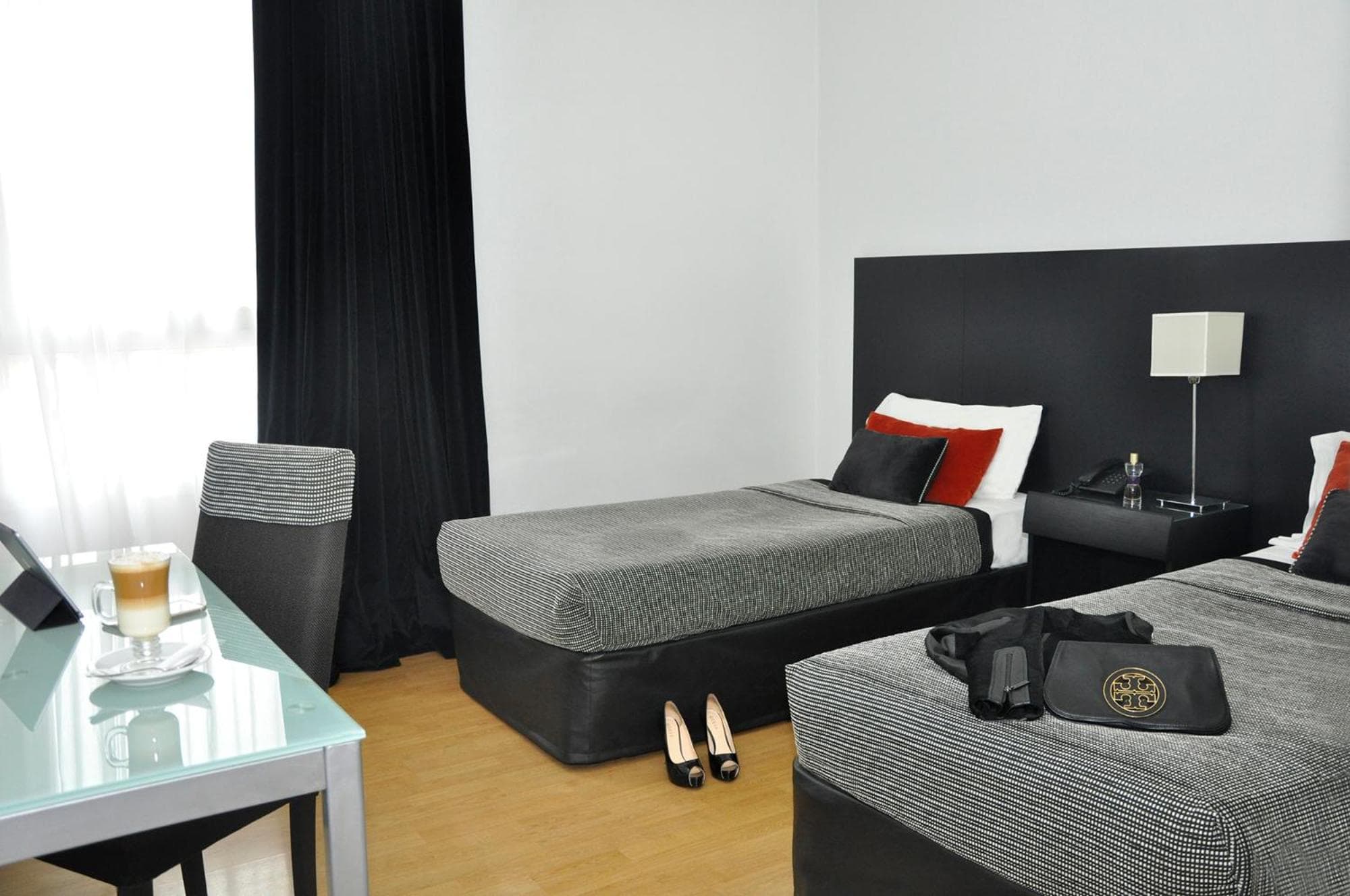 Broadway Hotel & Suites