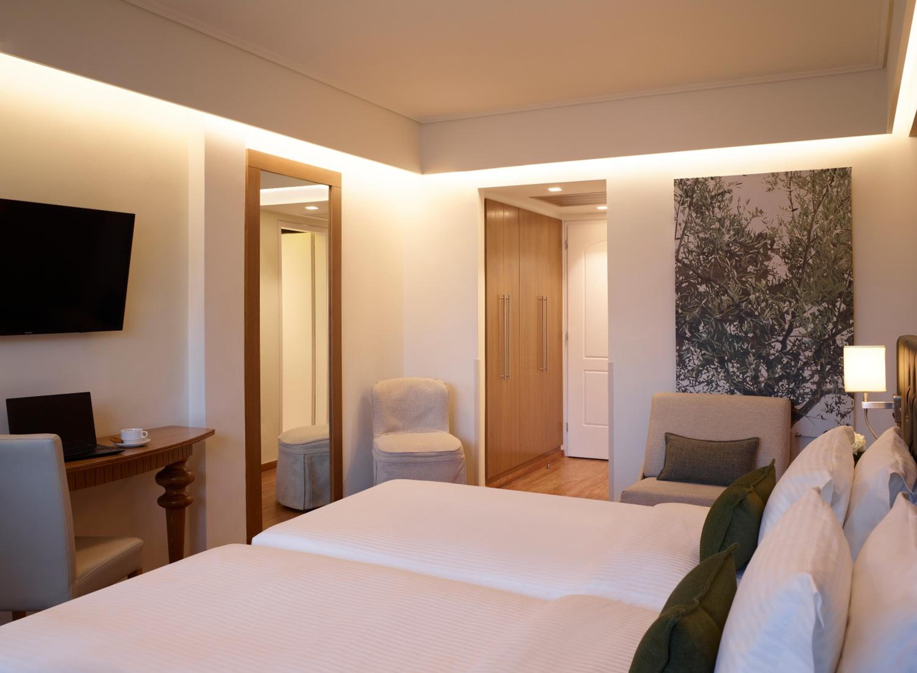 Titania Hotel