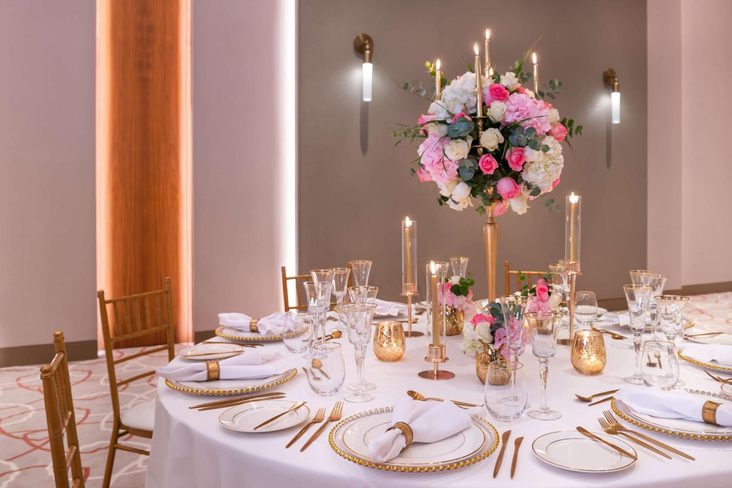 The WB Abu Dhabi, Curio Collection By Hilton