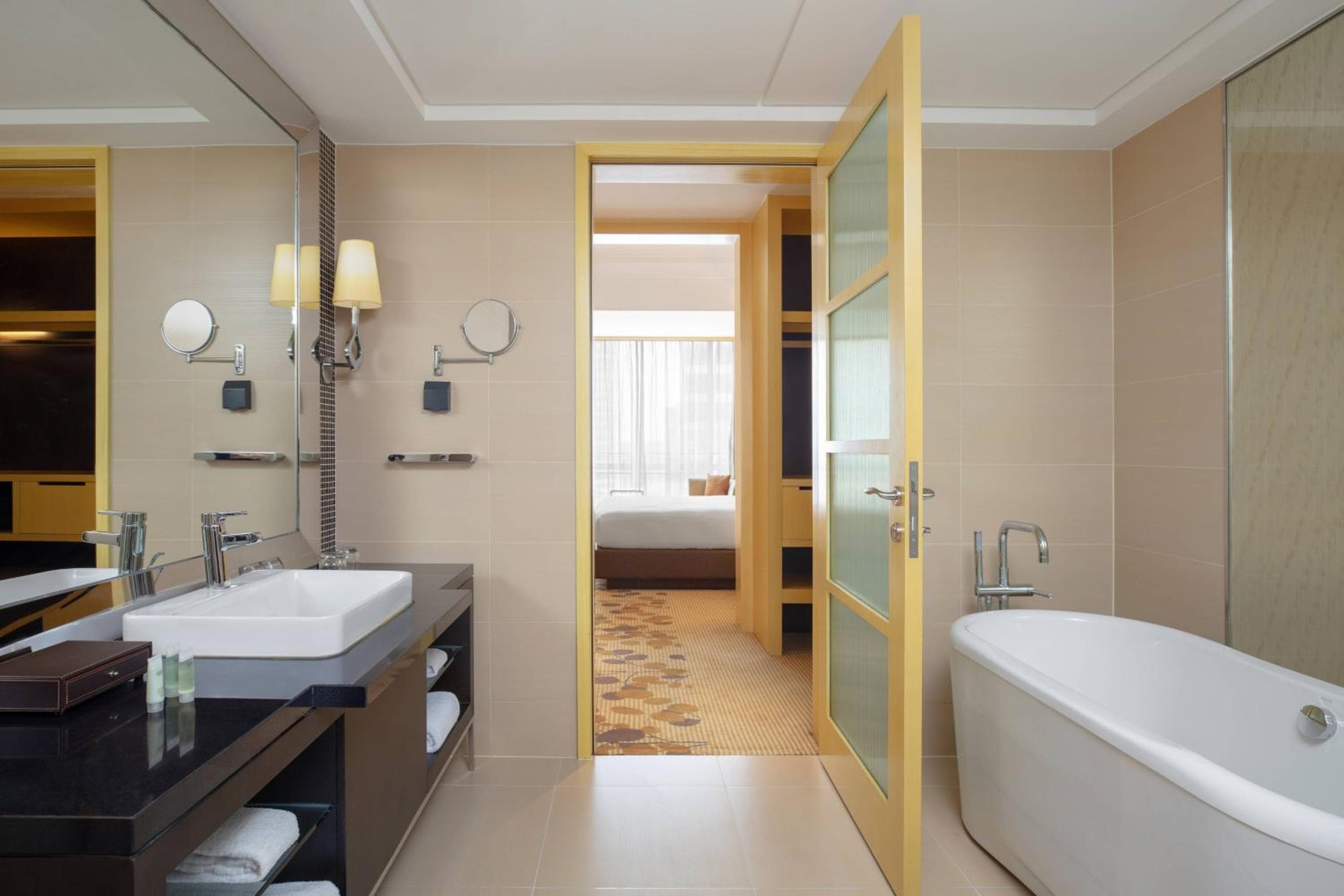Courtyard by Marriott Shanghai Central