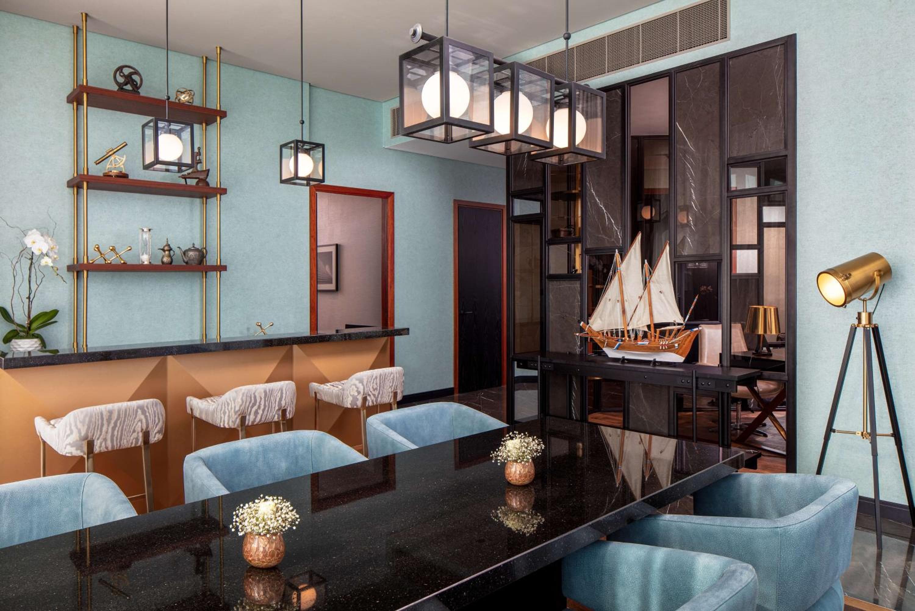 Woodstock Corner - Newly renovated slick and modern loft apartments
