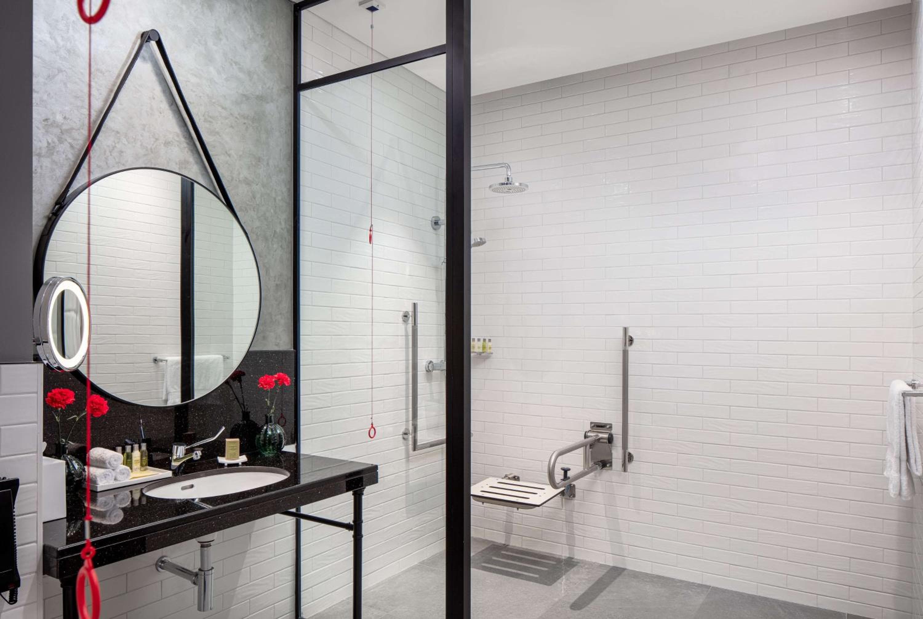 Woodstock Corner - Newly renovated slick and modern loft apartments
