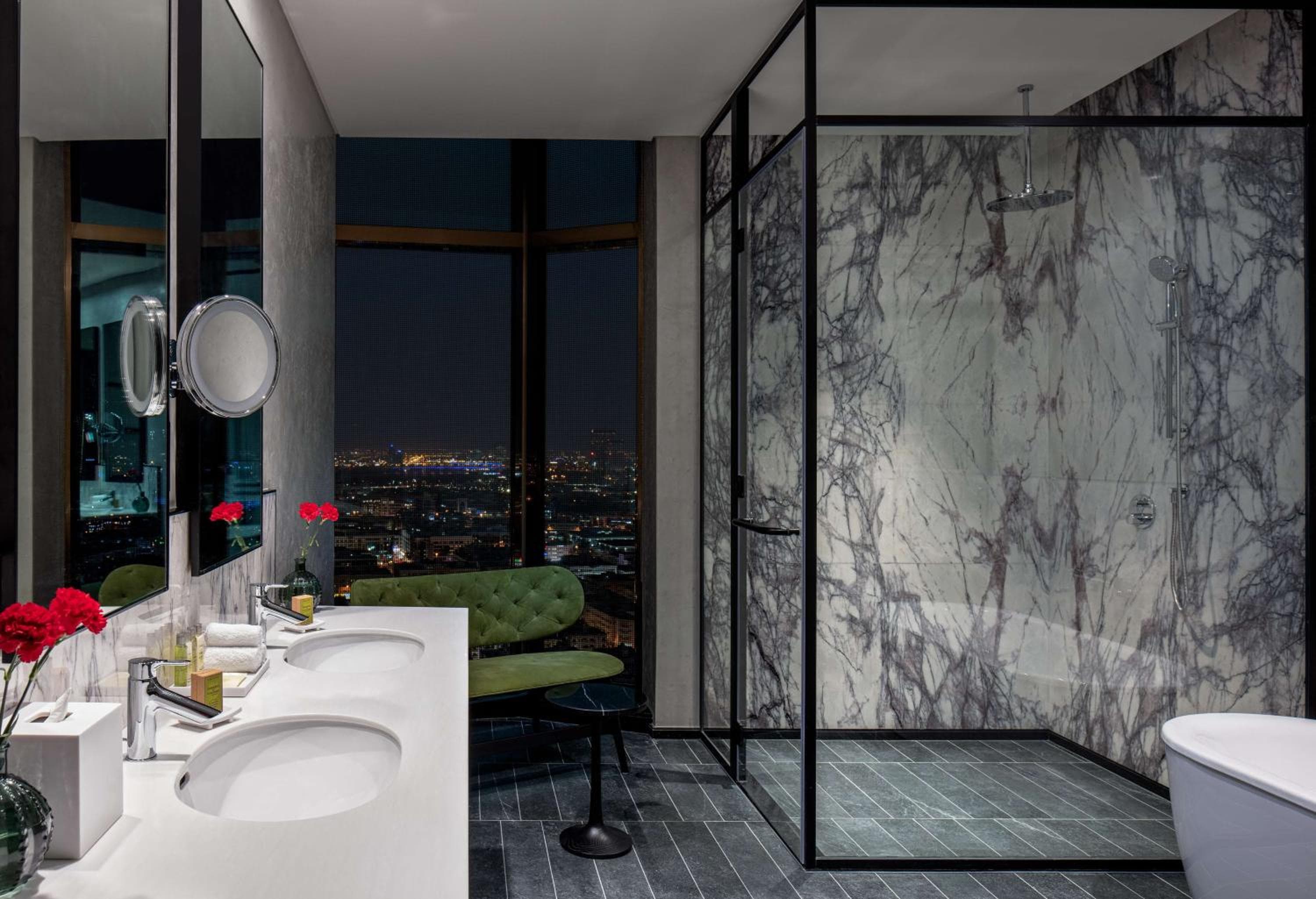 Woodstock Corner - Newly renovated slick and modern loft apartments
