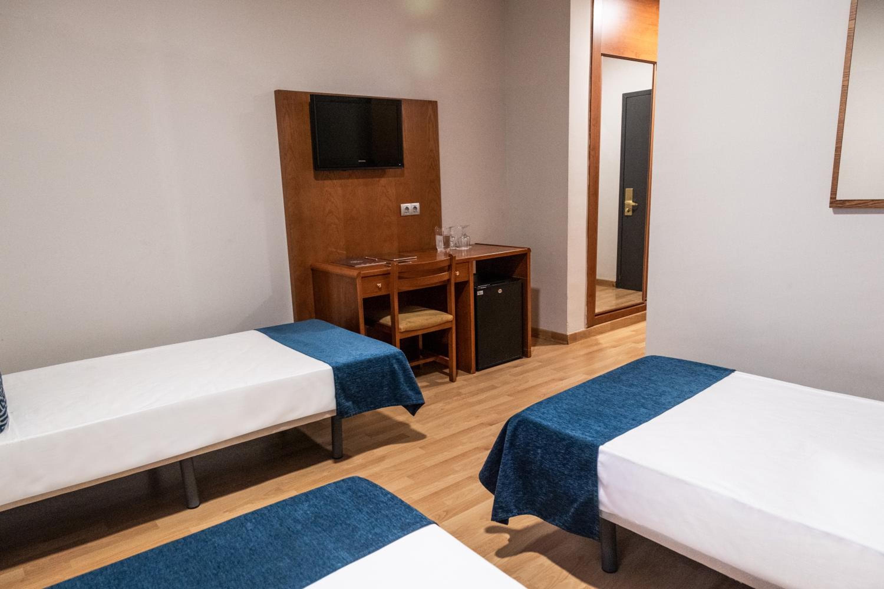 Hotel Adonis Plaza