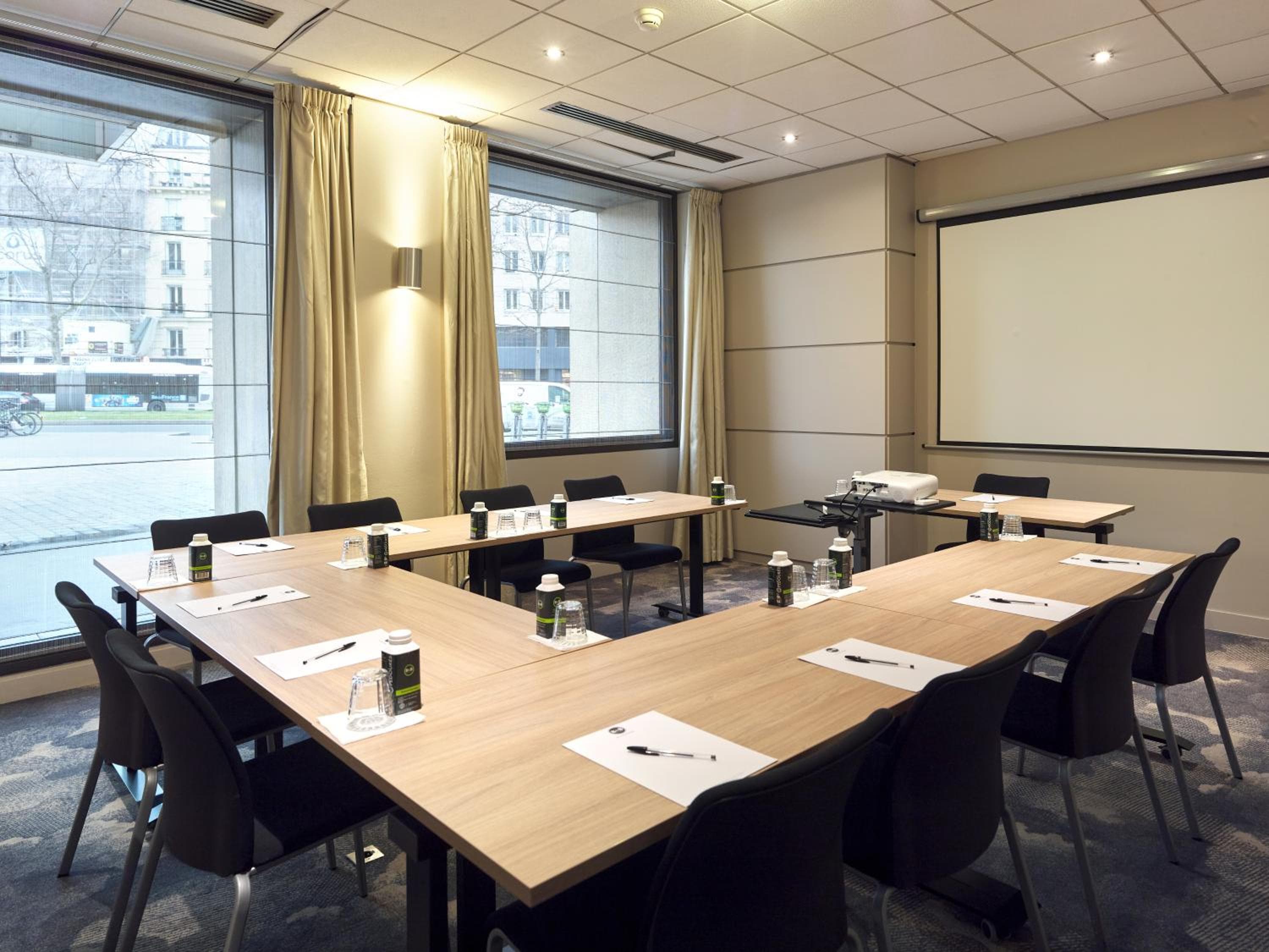 B&B HOTEL Paris 17 Batignolles
