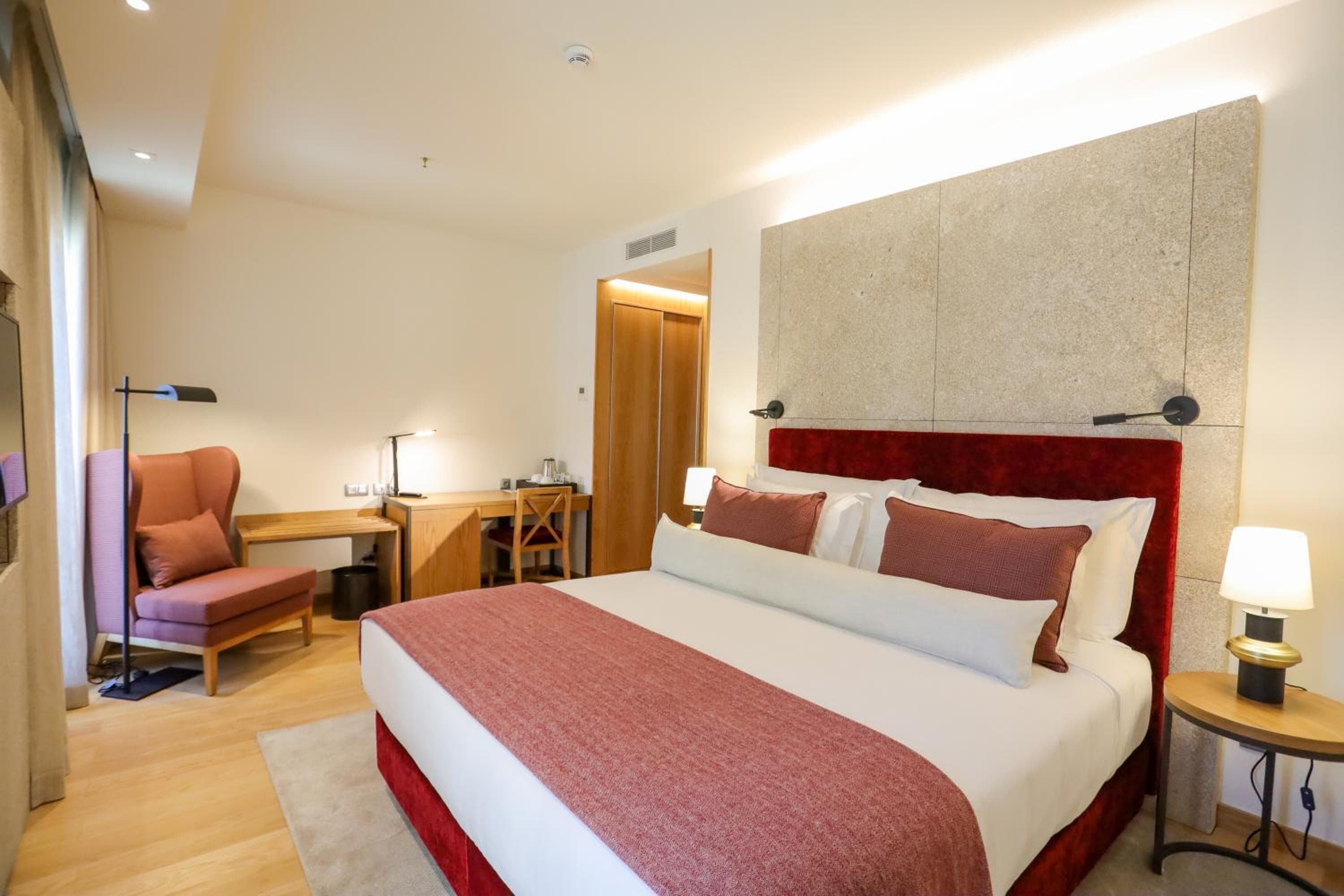 NEYA Porto Hotel