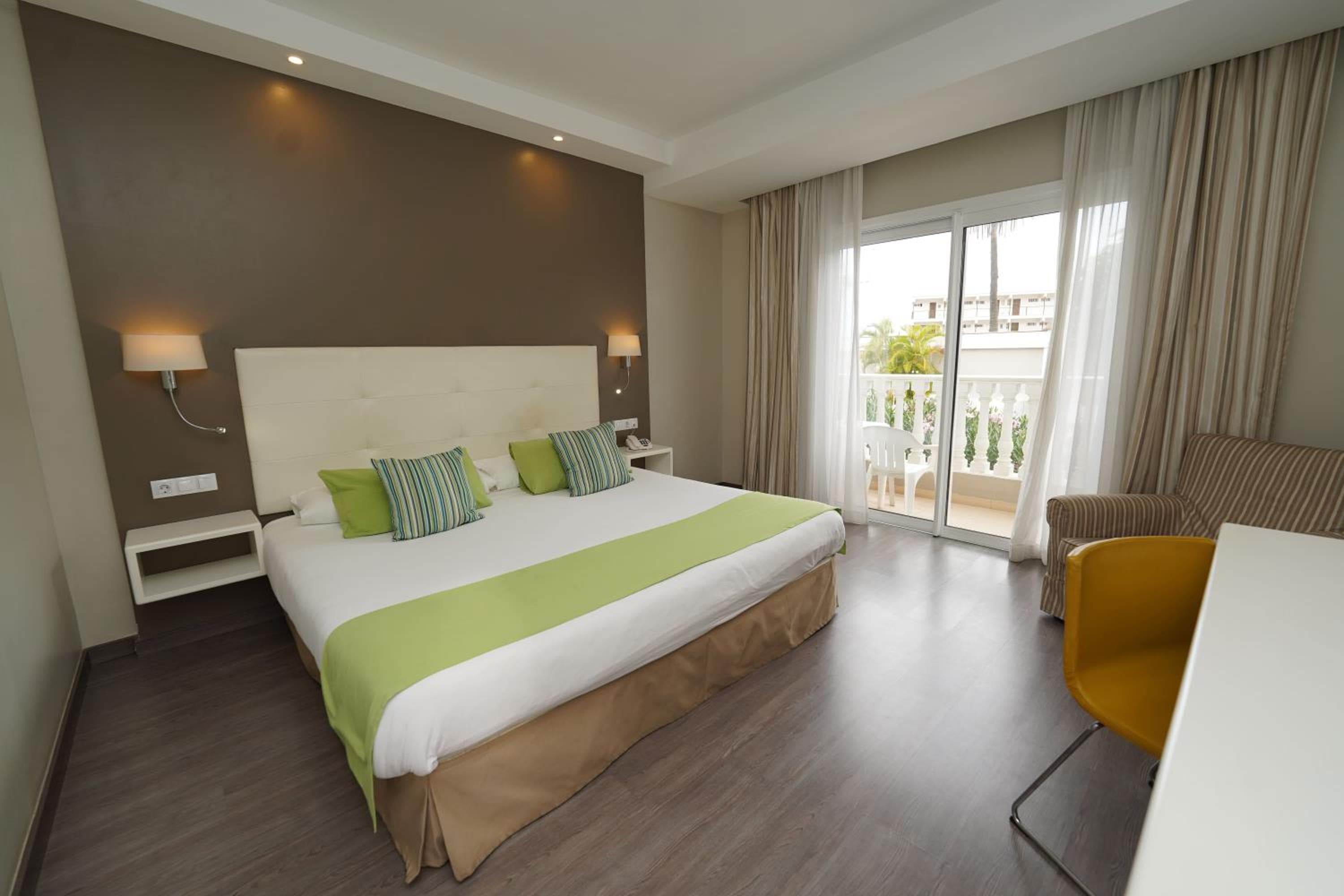 Hotel RF San Borondon