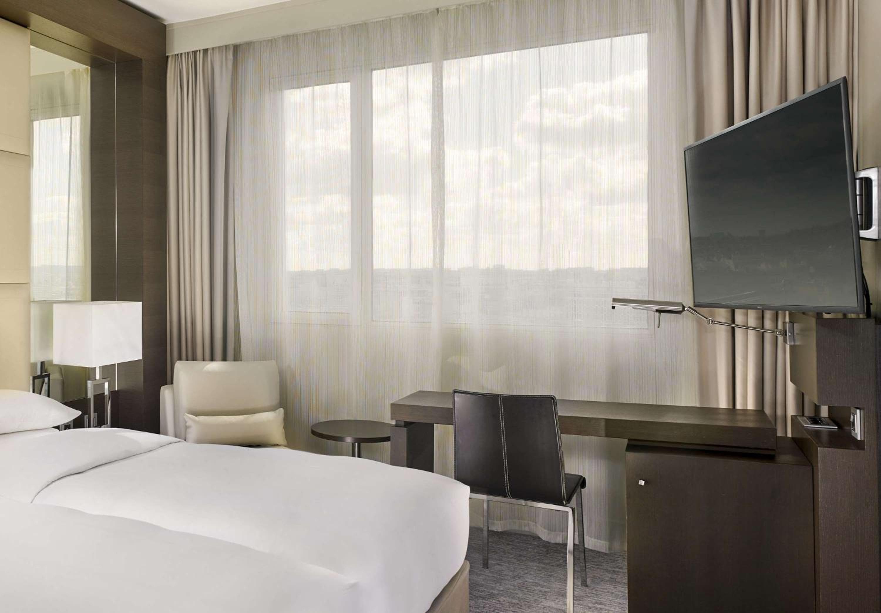 Hyatt Regency Paris Etoile