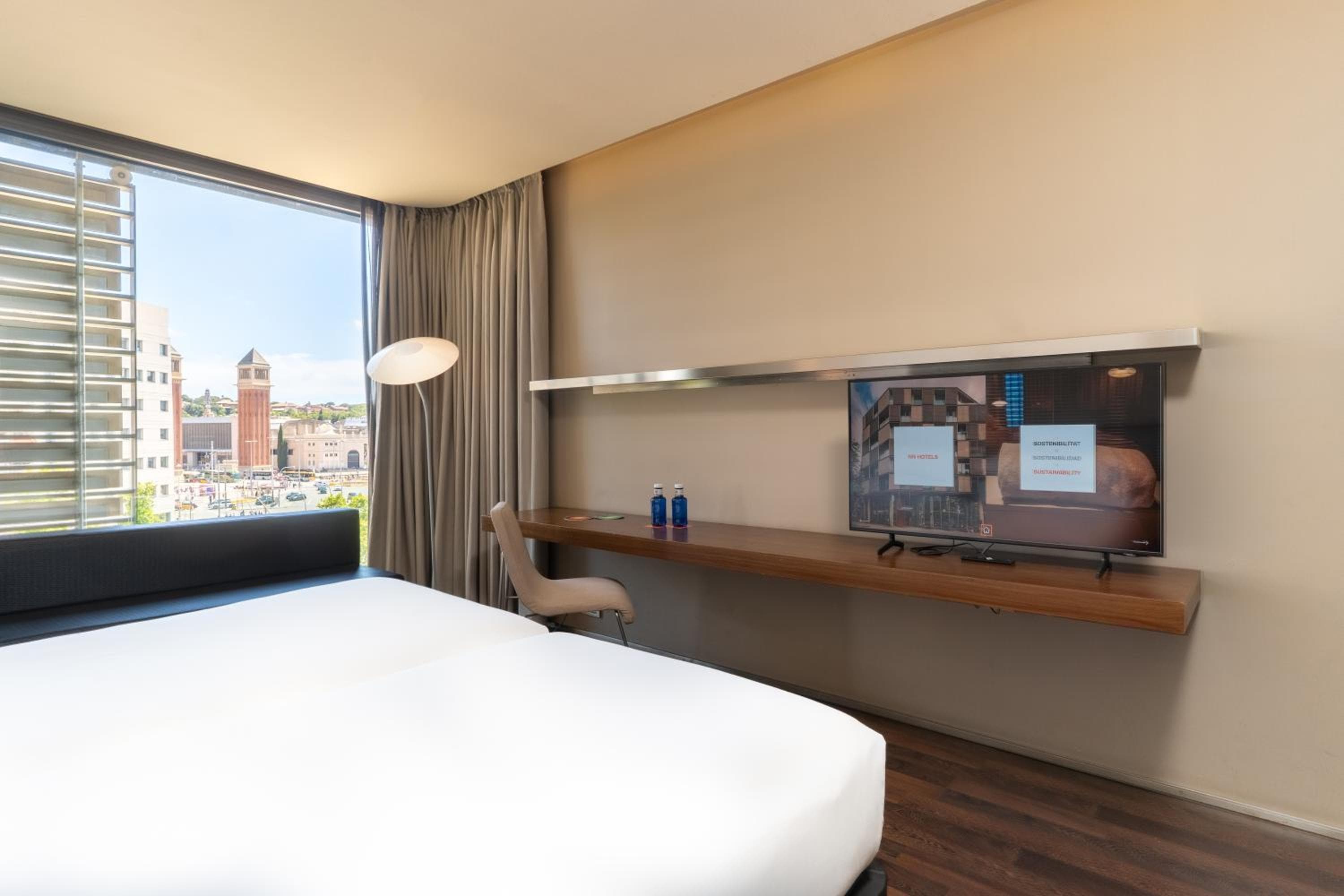 B Hotel