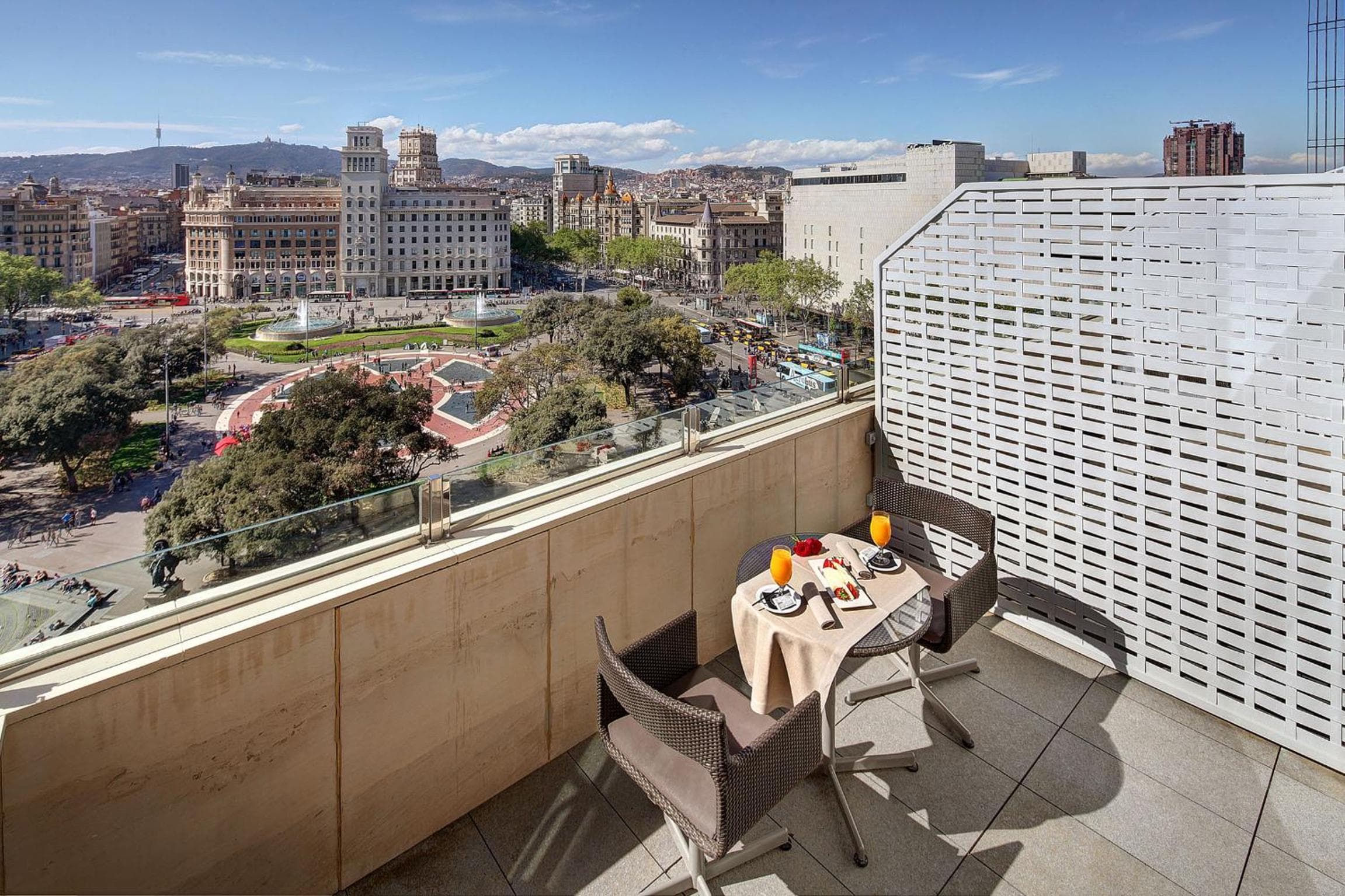 Olivia Plaza Hotel