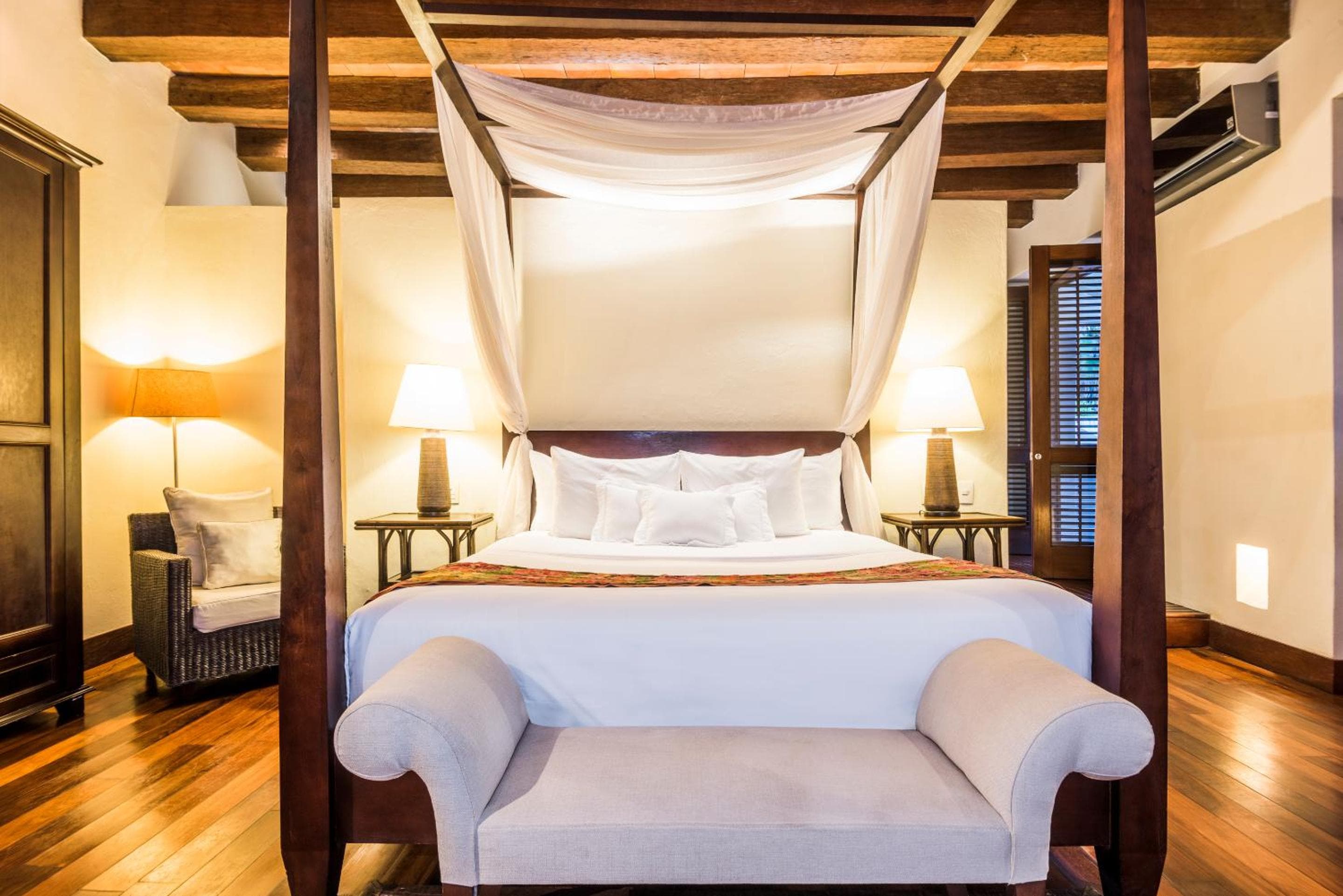 Ananda Hotel Boutique