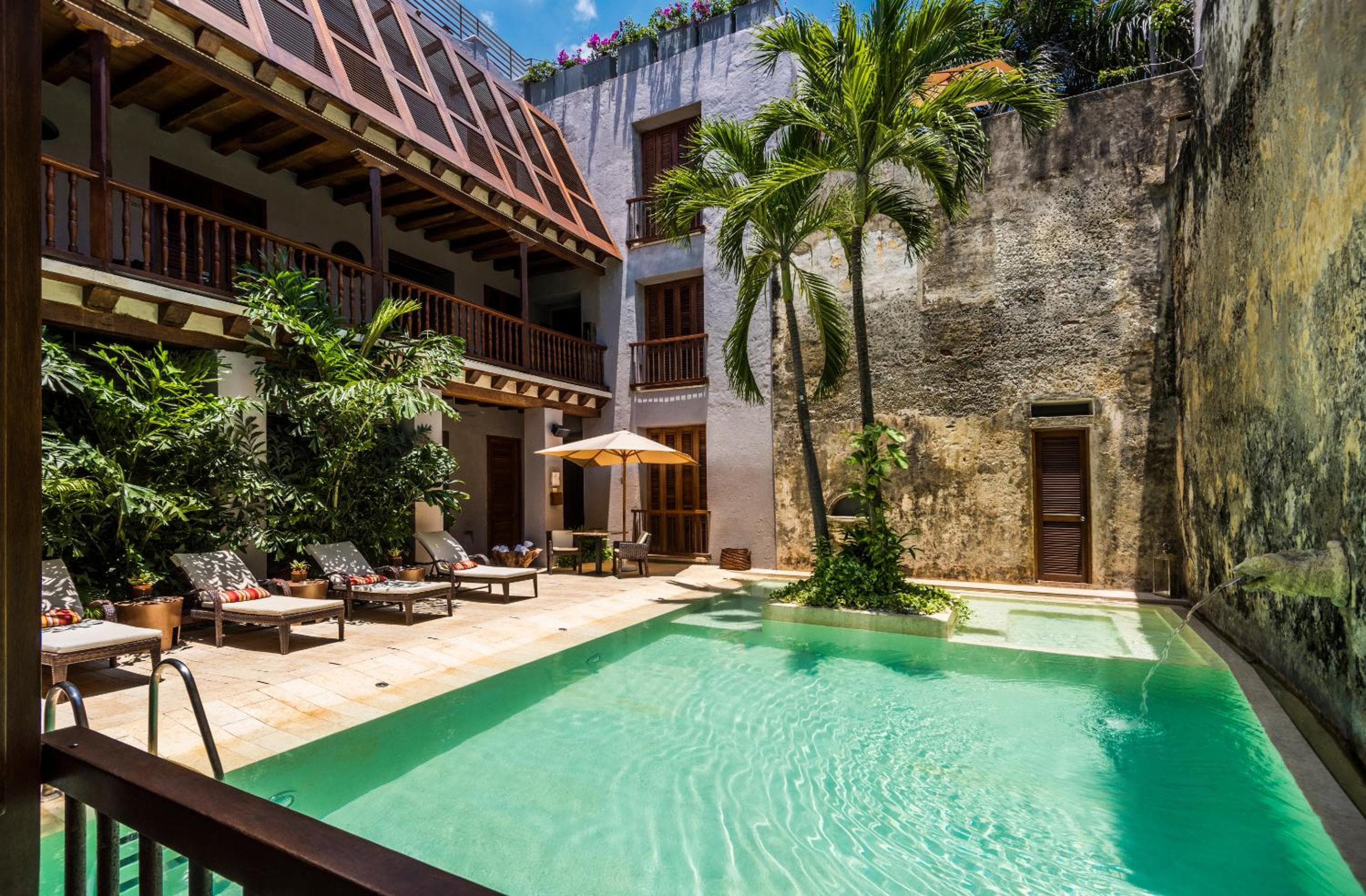 Ananda Hotel Boutique
