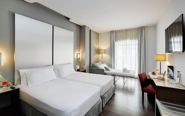 Standard Double or Twin Room · photo 1