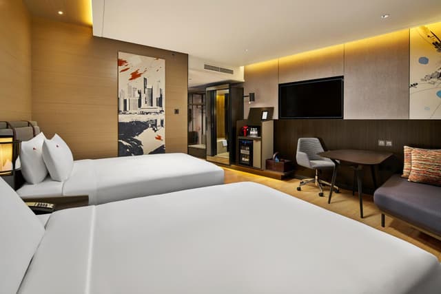 Executive, 2 Doubles, L65 Lounge Access, High Floor, Balcony, City View · photo 7