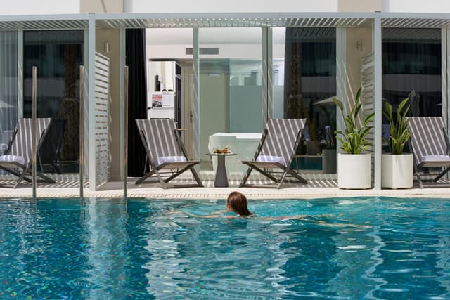 La habitación Innside Premium con acceso directo a la piscina. · foto 2