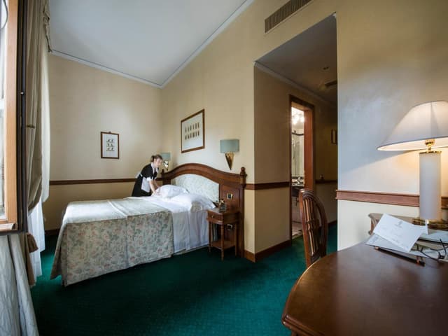 Classic Double or Twin Room · photo 5