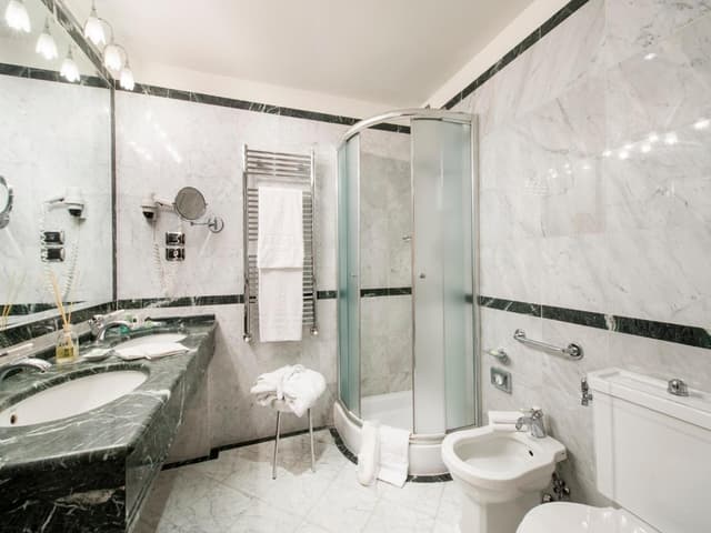 Classic Double or Twin Room · photo 4