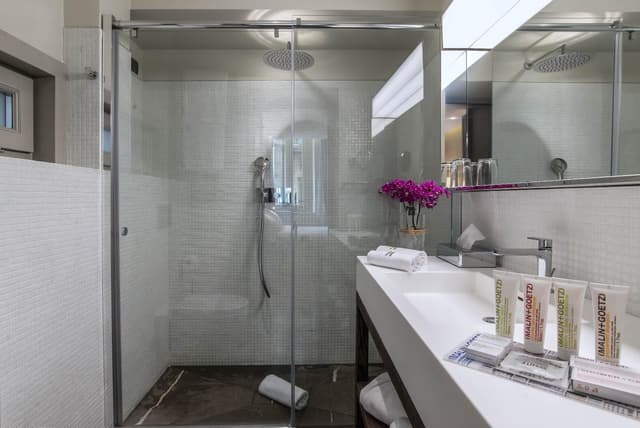 Small Double Room · photo 2