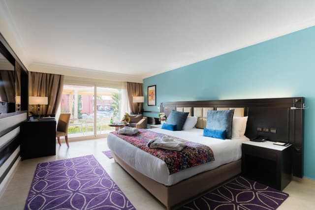 Prestige Double Room with Pool View · photo 5
