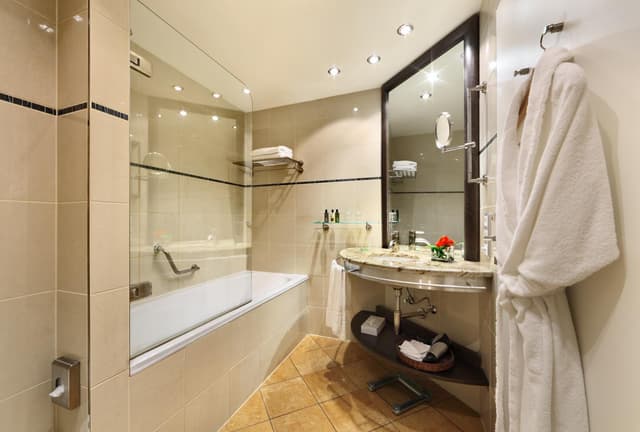 Double or Twin Room · photo 7