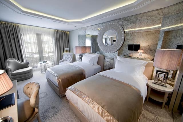 Deluxe Twin Room with City View · photo 8