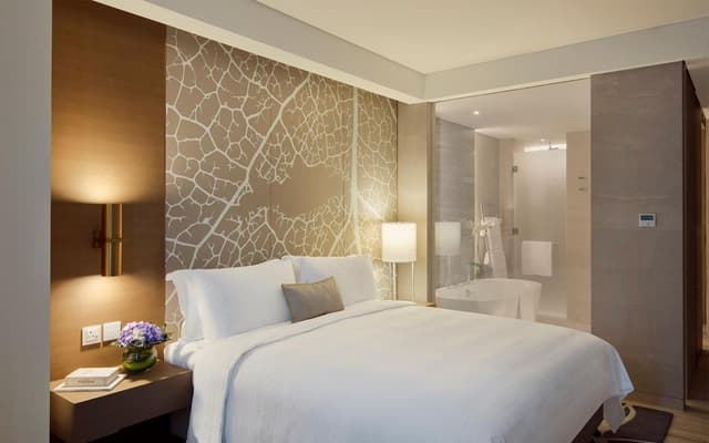 City View Room - King Bed · photo 4