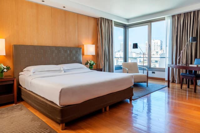Deluxe King Room · photo 1