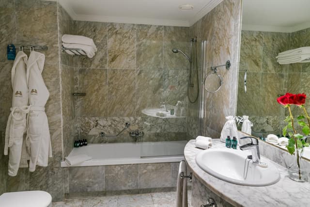 Habitación Doble Clásica con Vista a la Ciudad / Interior · foto 4