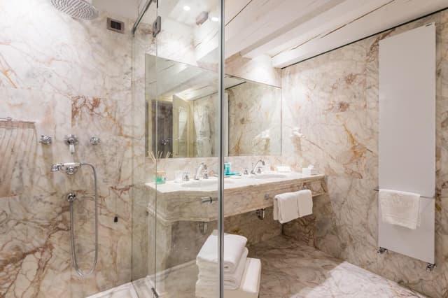 Standard Double or Twin Room · photo 4