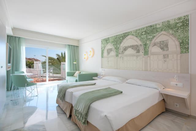 Superior Double or Twin Room · photo 2