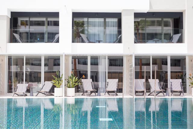 La habitación Innside Premium con acceso directo a la piscina. · foto 6