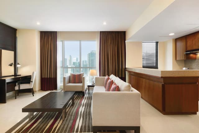 Habitación de 1 dormitorio, Balcón King, Vista al centro, No fumador, Traslado gratuito a Kite Beach, Dubai Mall y estación de metro · foto 4