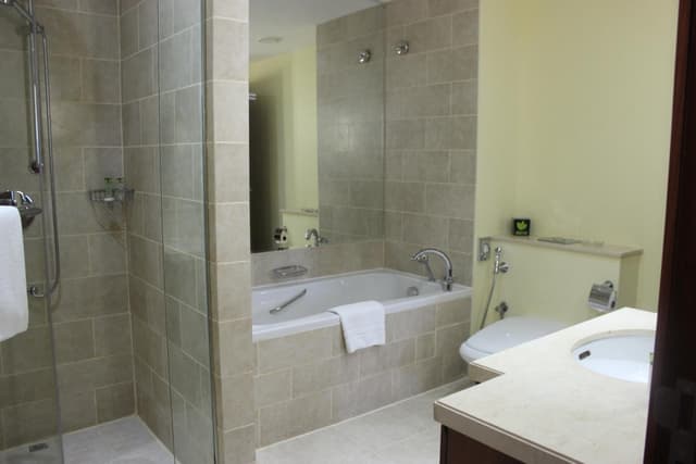 Habitación Premium con Balcón King de 1 Dormitorio, Vista al Centro, Fumador, Transferencia Gratuita a Kite Beach, Dubai Mall y Estación de Metro · foto 5