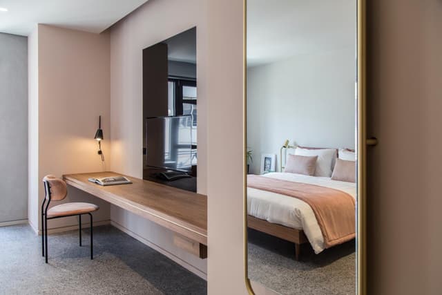 Perianth Suite · photo 1