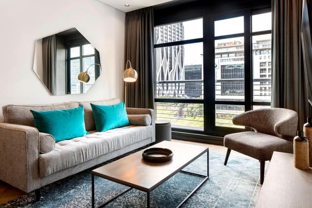 Deluxe Studio Apartment with Mountain View · photo 2