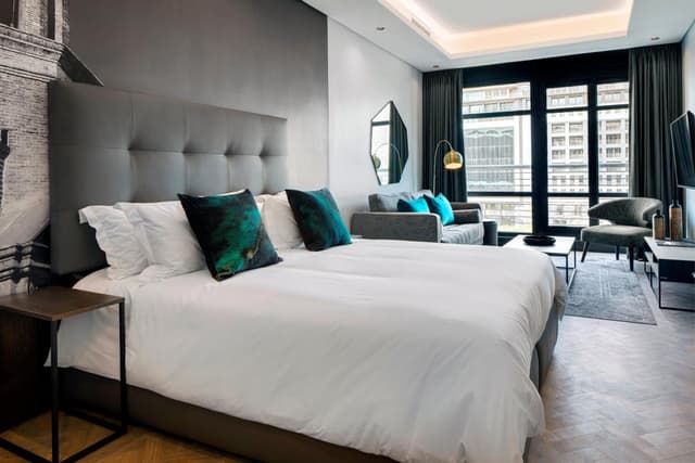 Deluxe Studio Apartment with Mountain View · photo 5
