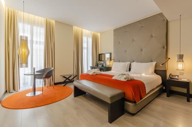 Superior Room with Street View · photo 1