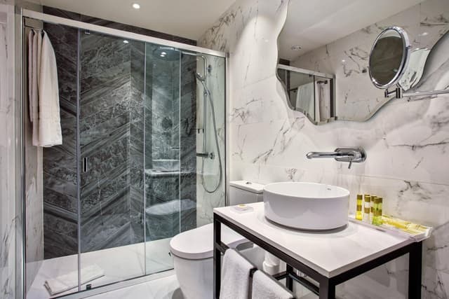 Double or Twin Room · photo 6