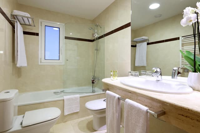 Double or Twin Room · photo 3