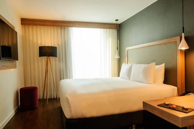 La habitación Innside con cama King. · foto 1