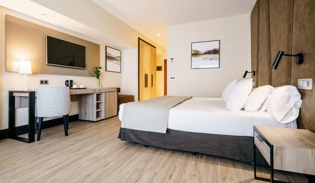 Double or Twin Room · photo 4