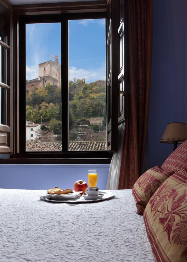 Double or Twin Room with Alhambra Views · photo 2