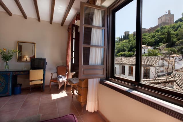 Double or Twin Room with Alhambra Views · photo 3