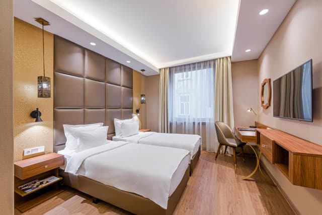Relax in stylish comfort for a perfect getaway!