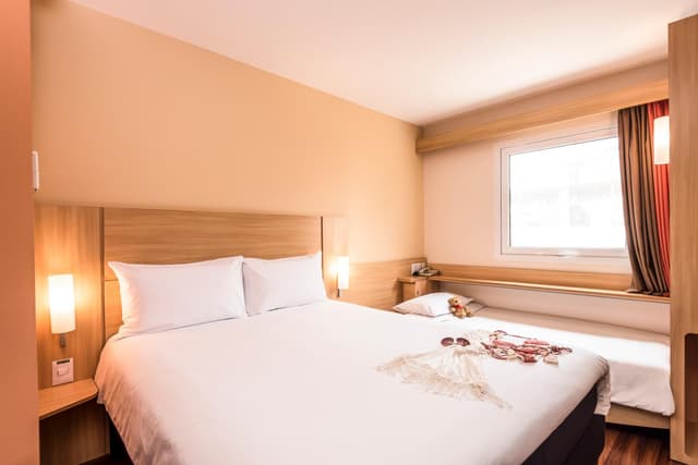 Standard Room with One Double Bed and One Single Bed · photo 8