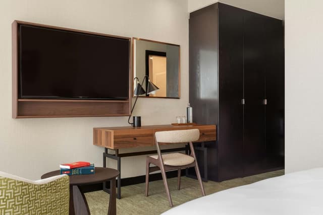 Deluxe King Room · photo 2